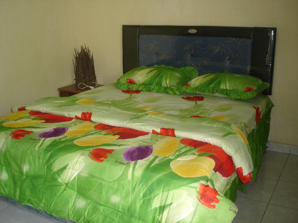 Penginapan Sedap Malam Lovina Beach Extérieur photo